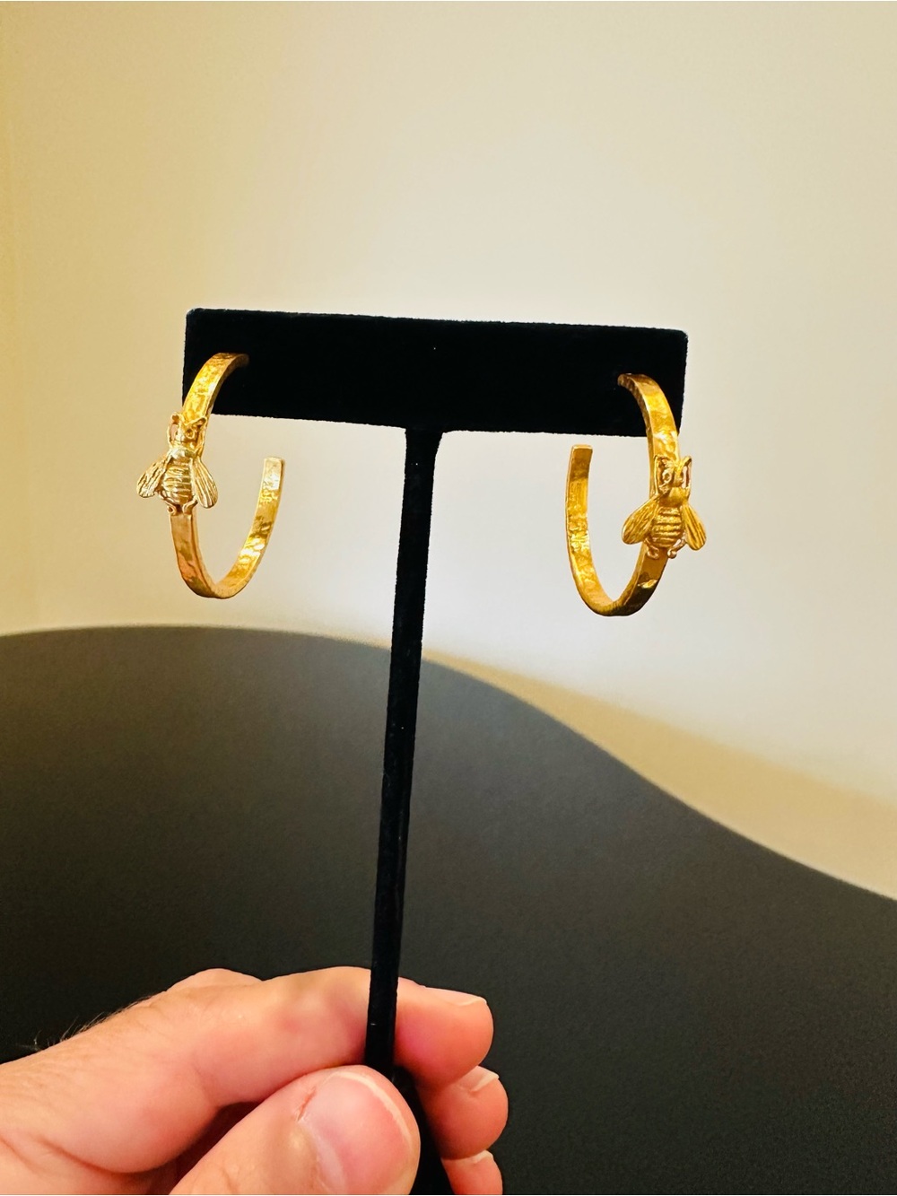 Julie Vos Authentic Luxury Designer Minimalist Spring Summer Bee Hoop Earrings - Picture 7 of 17